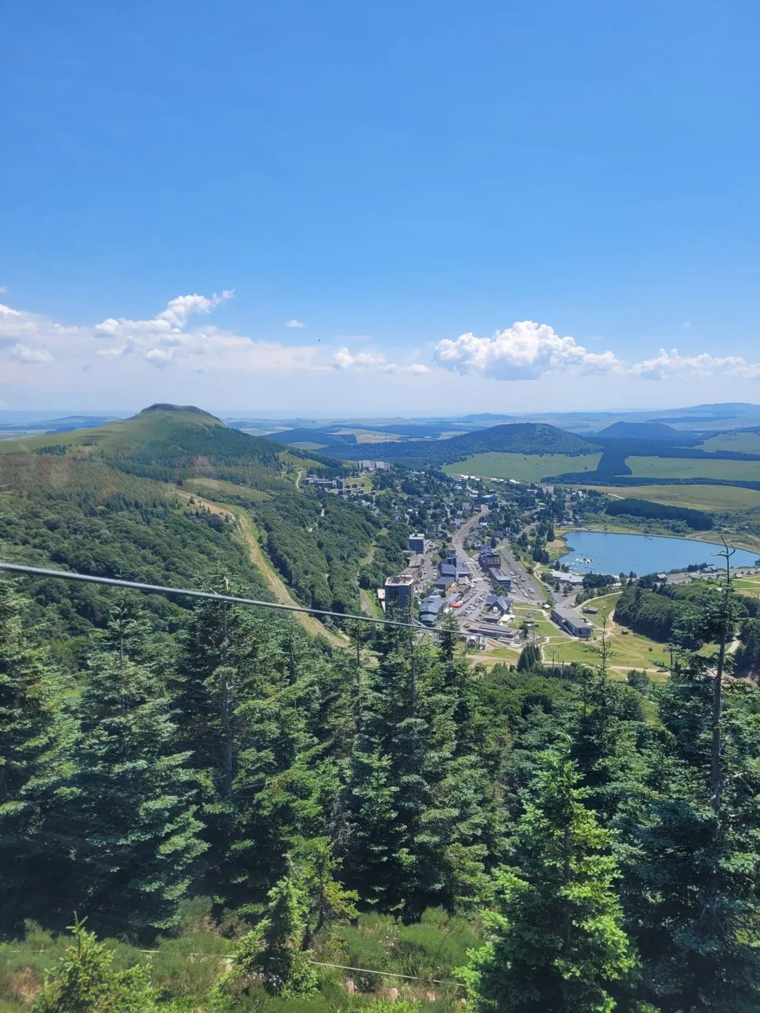 Vue panoramique depuis le Fantasticable de Super-Besse