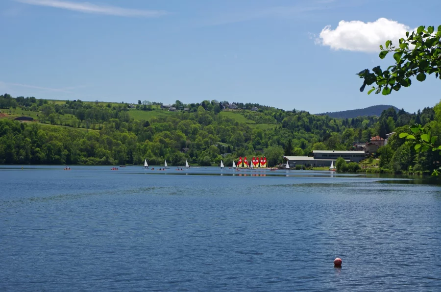 Lac d’Auvergne et paysage