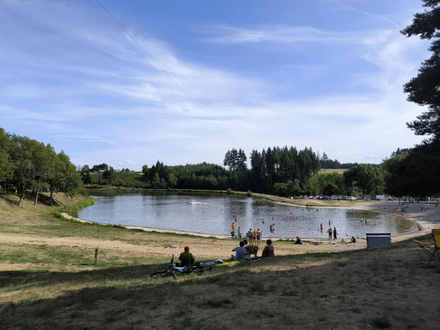 Le plan d'eau de Champagnac-le-Vieux