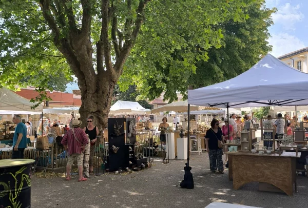 Marché de la Céramique Actuelle à Vic-le-Comte : une balade entre matières, couleurs et savoir-faire
