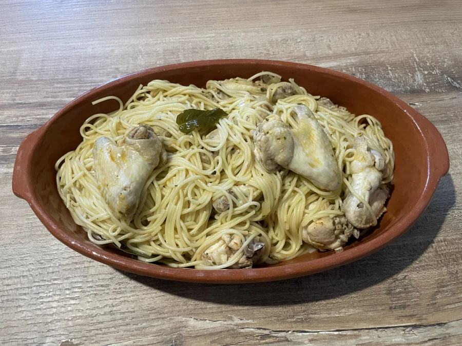 Ailes de poulet aux spaghettis