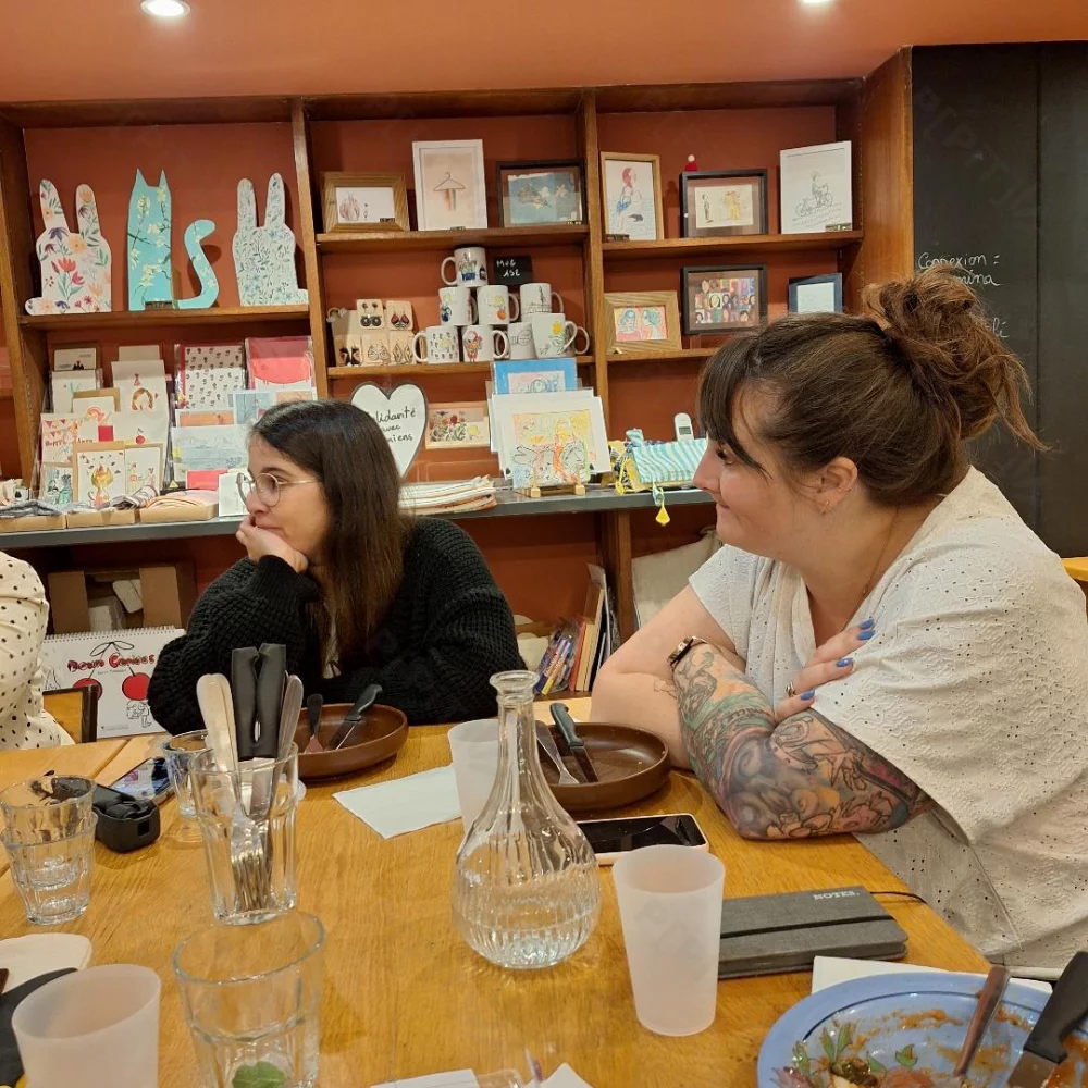 Deux membres du club Binocles & Chapitre