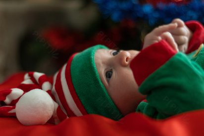 Premier Noël avec bébé : magie ou défi ?