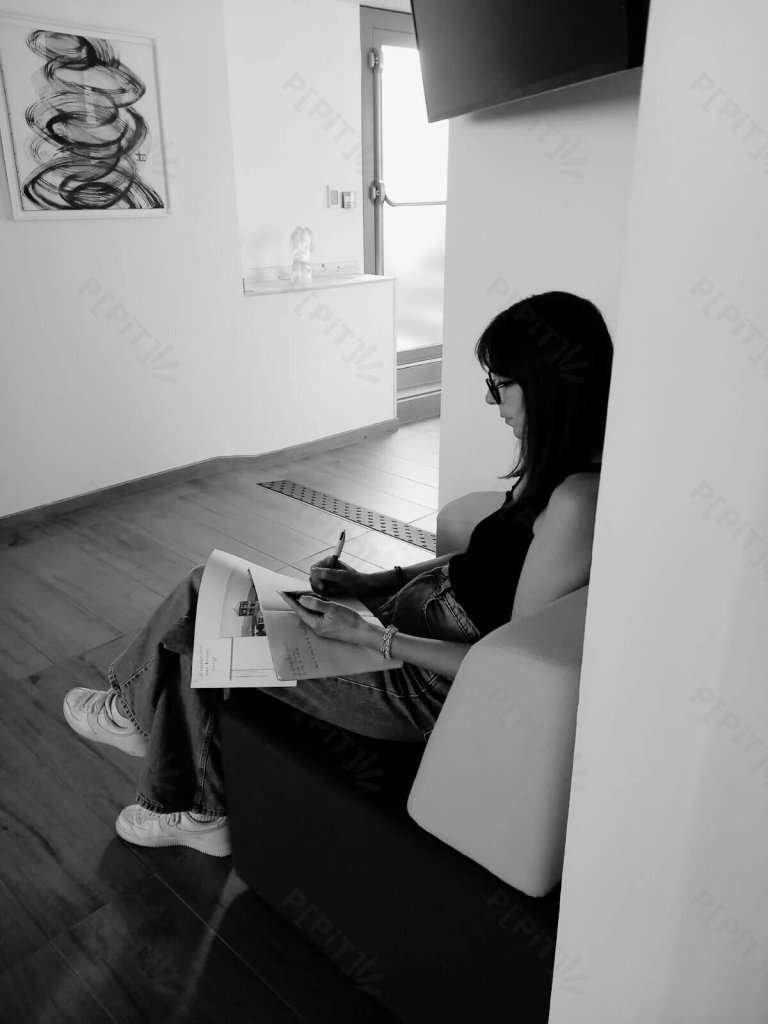 Écriture au calme dans le hall