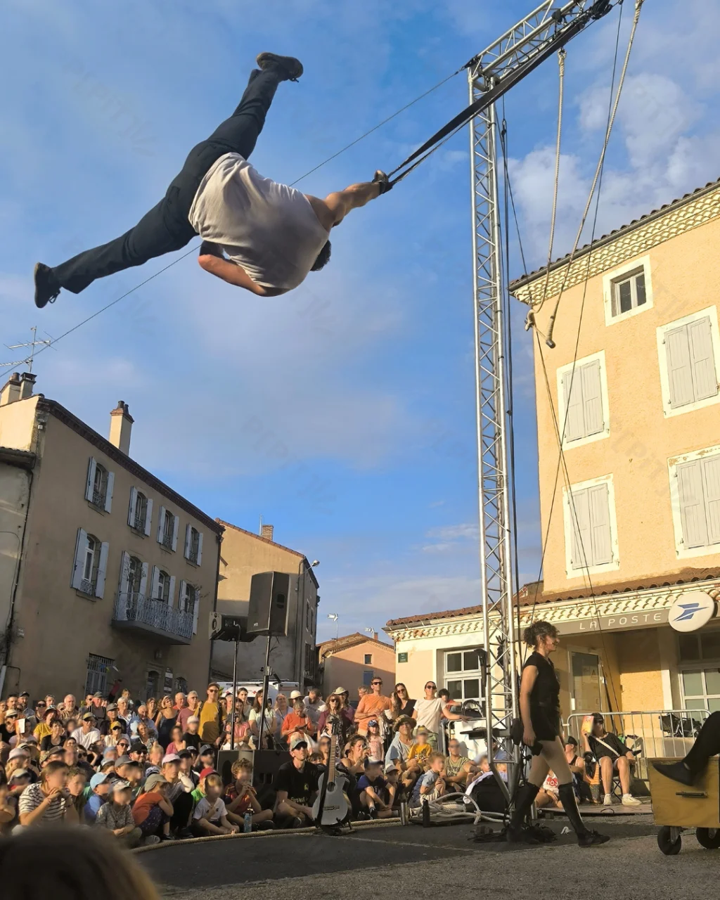 Acrobaties dans De la mort qui tue de Lady Cocktail