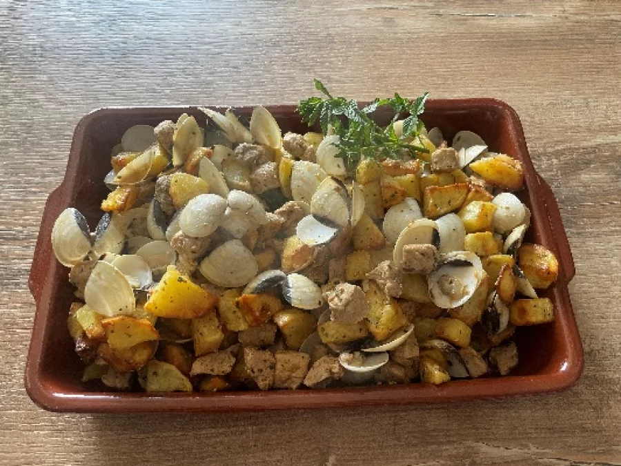 Carne de porco à Alentejana