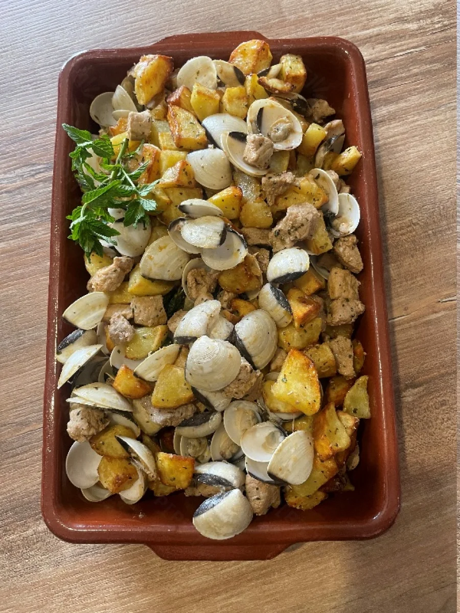 Plat fini Carne de porco à Alentejana