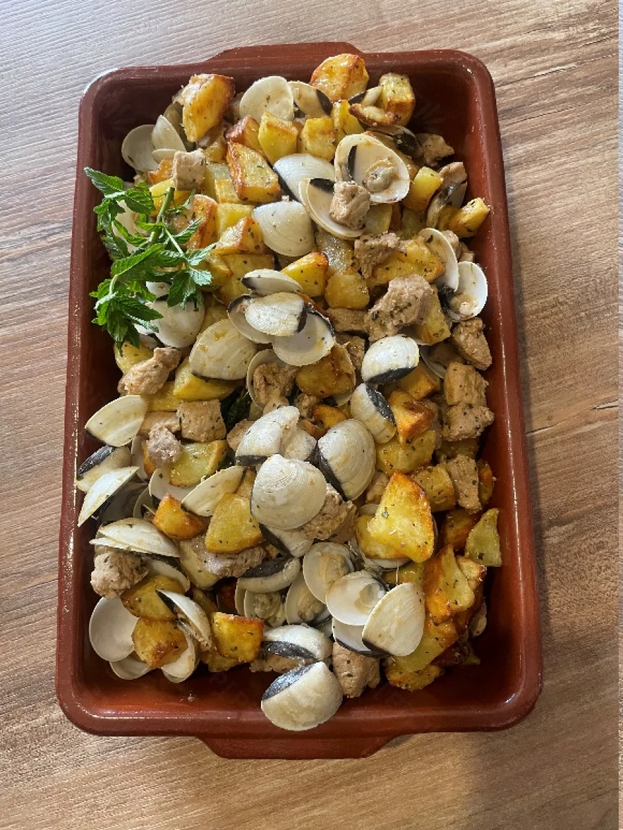 Plat fini Carne de porco à Alentejana