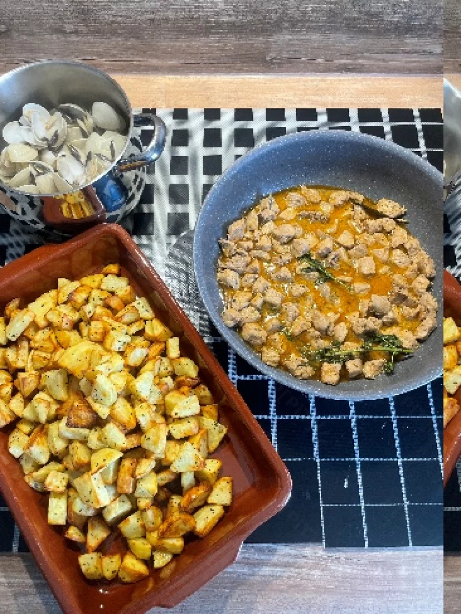 Mélange de la viande et des pommes de terre