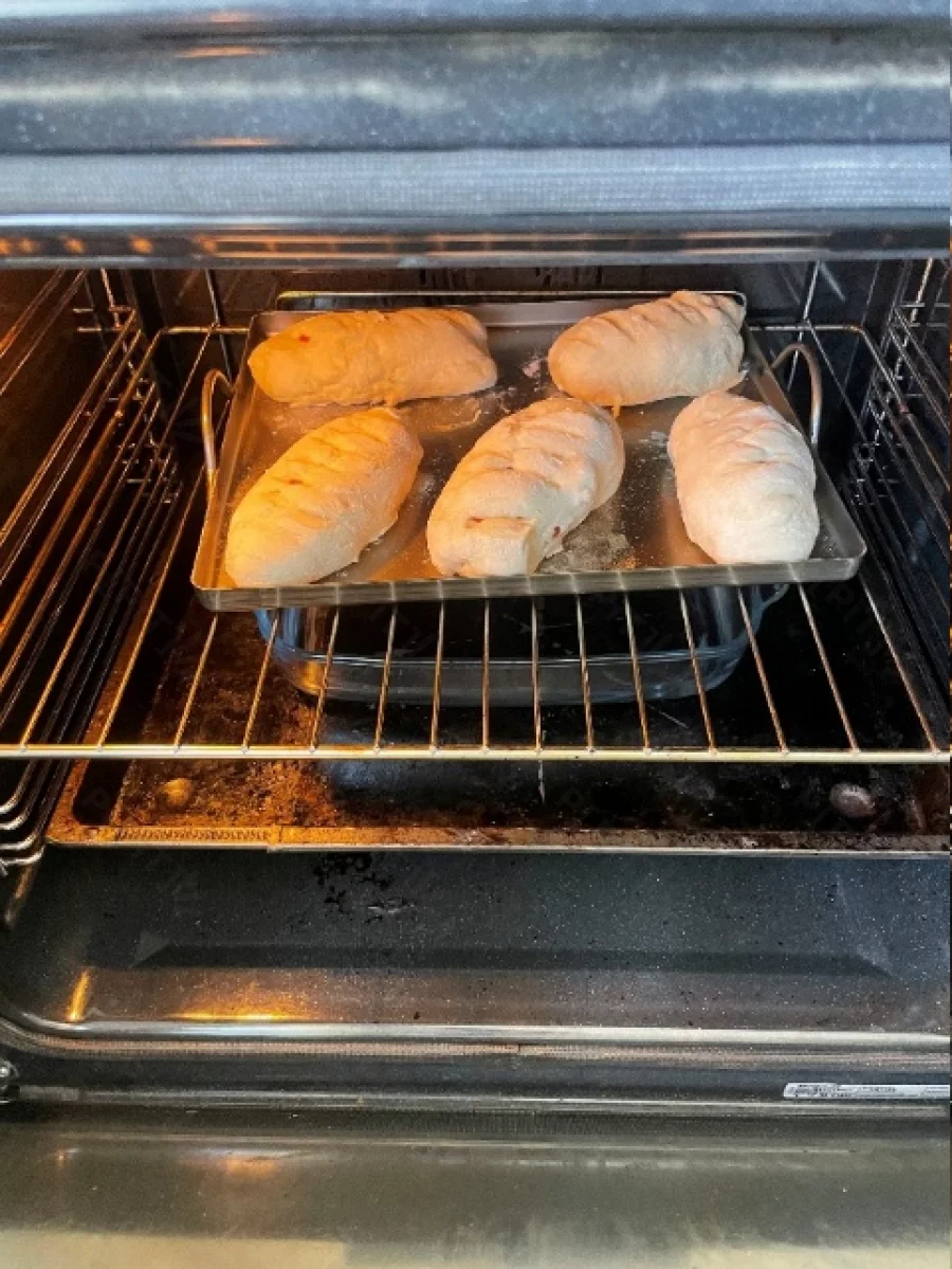 Pains gonflés pendant la cuisson au four