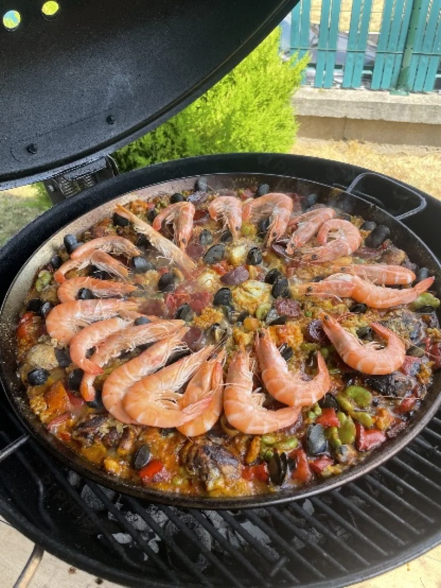 Quand la paëlla passe au barbecue