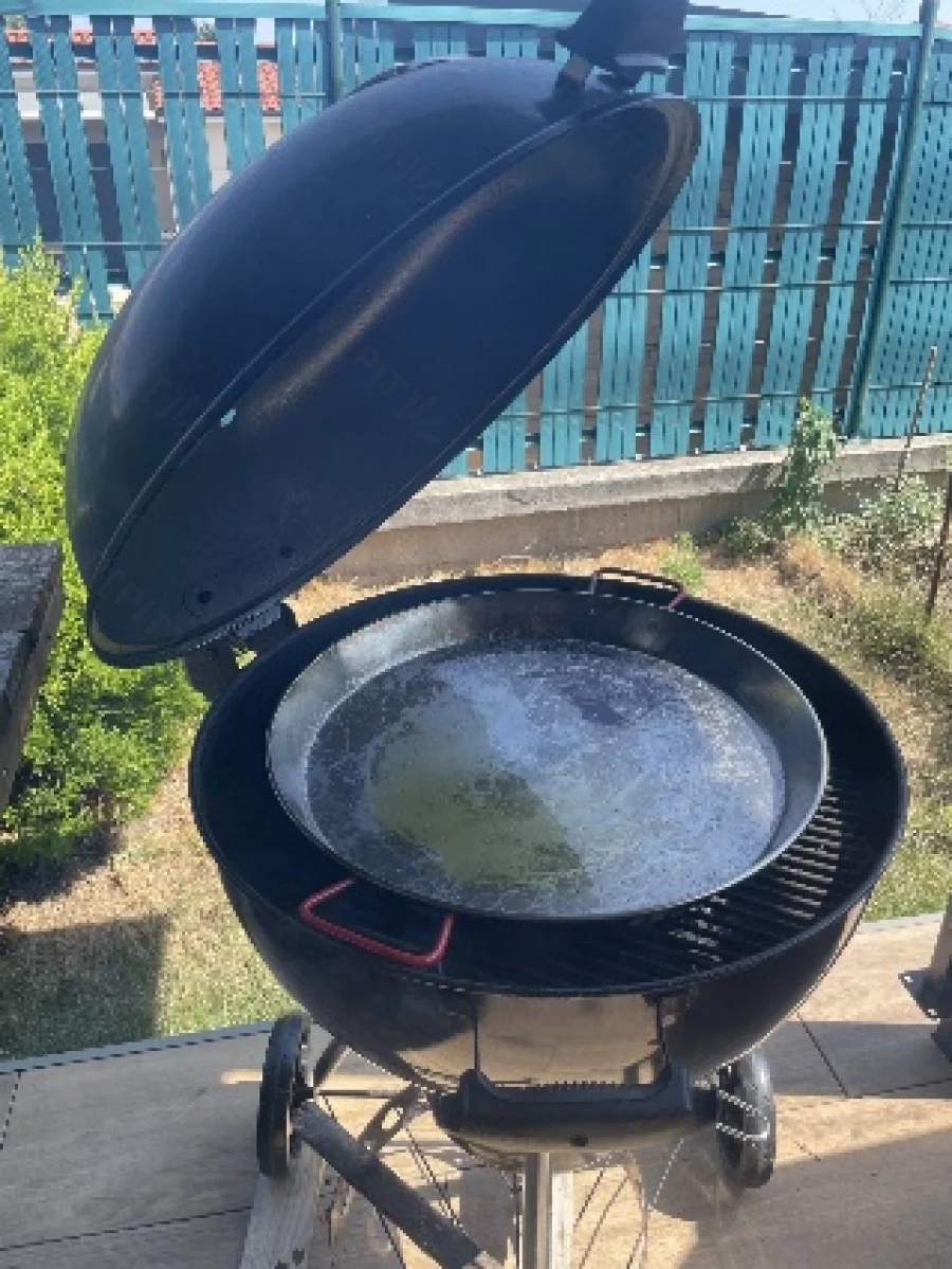 Pilons de poulet dans la poêle