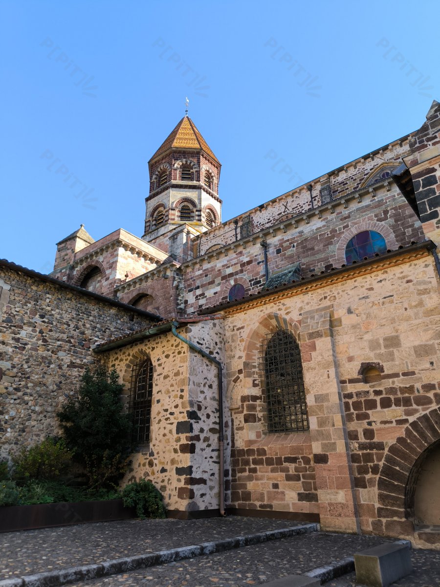 © Basilique Saint-Julien - Brioude